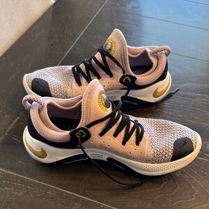 Nike Stylish Pink and Black Shoes